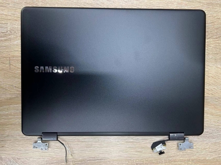 Samsung BA96-07003A 13.3" QHD+ Touch Screen LCD Assembly Complete black for NP940X3L-K01US Notebook Product specifications: Condition : Brand New Laptop Brand : Samsung Dispaly Size # 13.3" QHD+ Touch Screen  Color # BLACK Samsung Part  Number : BA96-07003A Touch Screen LCD Assembly  Fit Model Number : Samsung NP940X3L-K01US Notebook Compatibblity Model :  Samsung NP940X3L-K01US Notebook