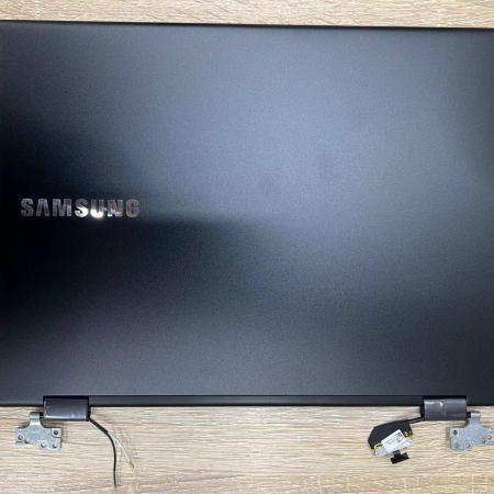 Samsung BA96-07003A 13.3" QHD+ Touch Screen LCD Assembly Complete black for NP940X3L-K01US Notebook Product specifications: Condition : Brand New Laptop Brand : Samsung Dispaly Size # 13.3" QHD+ Touch Screen  Color # BLACK Samsung Part  Number : BA96-07003A Touch Screen LCD Assembly  Fit Model Number : Samsung NP940X3L-K01US Notebook Compatibblity Model :  Samsung NP940X3L-K01US Notebook
